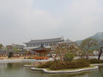 경북 신도청 앞 호수