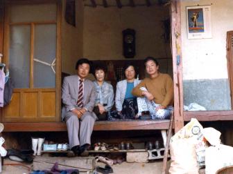 지금은 사라진 고향집 마루