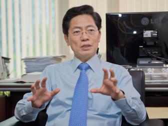 광뫄문 사무실에서 - 2916년 9월 6일(백성현 기자)